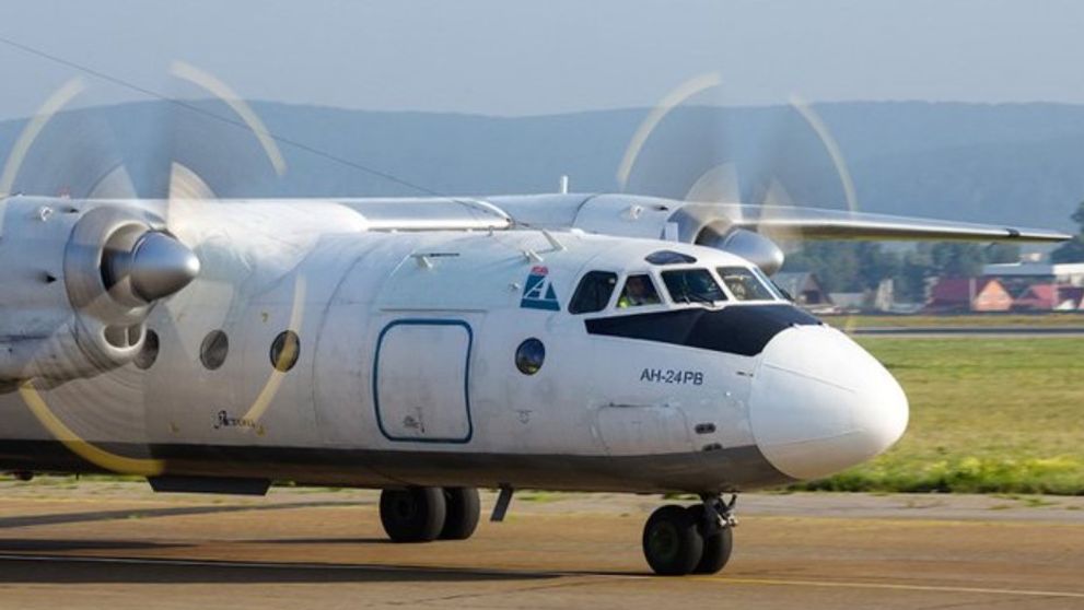 Un avion s-a prăbușit în apropiere de granița cu China. Toți cei 49 de pasageri, printre care 5 copii, au murit
