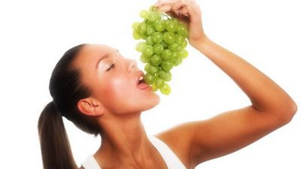 Esti la dieta? Vezi care sunt orele in care esti tentat sa mananci mult. VIDEO