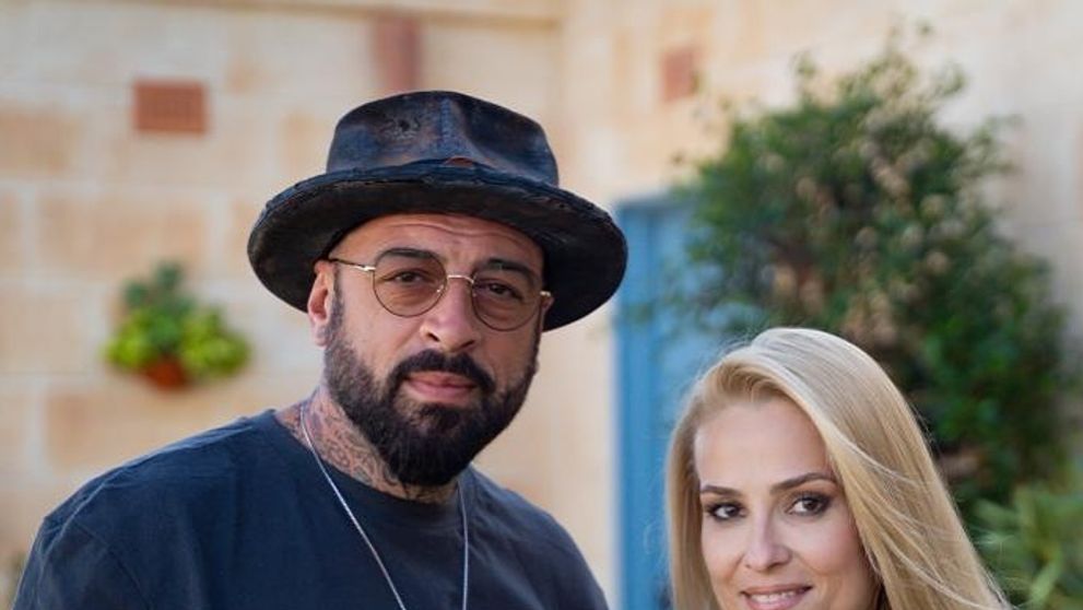 Elena, soția lui CRBL, și-ar fi făcut bagajele și-ar fi părăsit domiciliul conjugal. Unde ar fi plecat