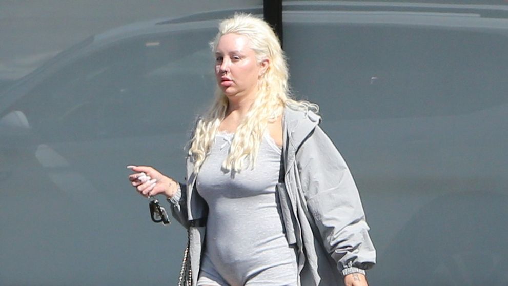Cândva era una dintre cele mai iubite vedete de la Hollywood.  Au urmat ani de excese, scandaluri și apariții bizare, dar acum surprinde după ce a slăbit 18 kilograme