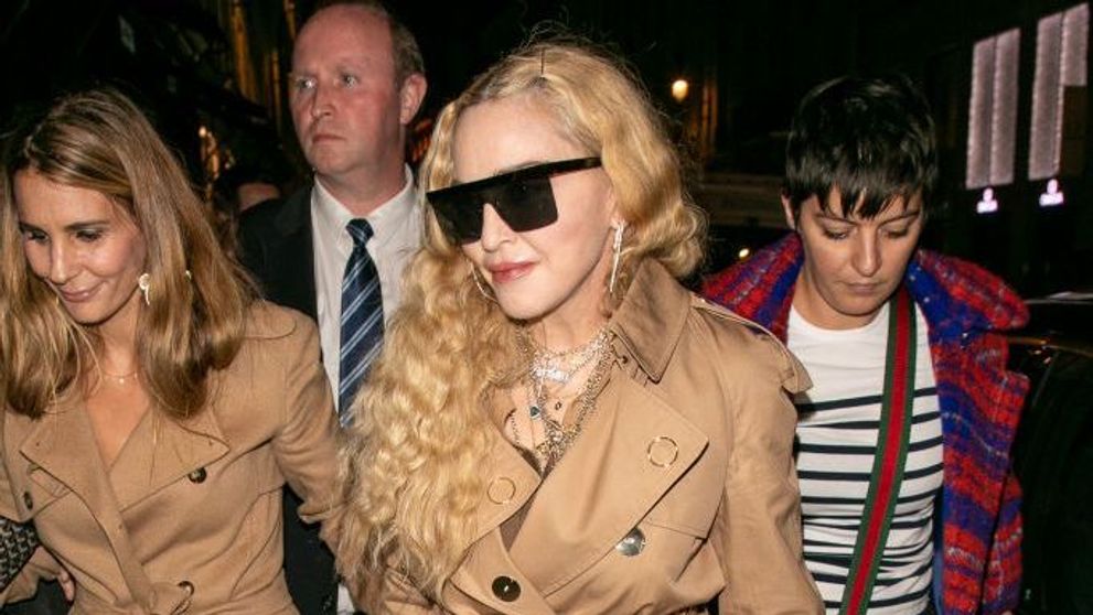 Madonna a pozat nud la 61 de ani pentru fanii ei virtuali. „Fiecare are o cârjă”