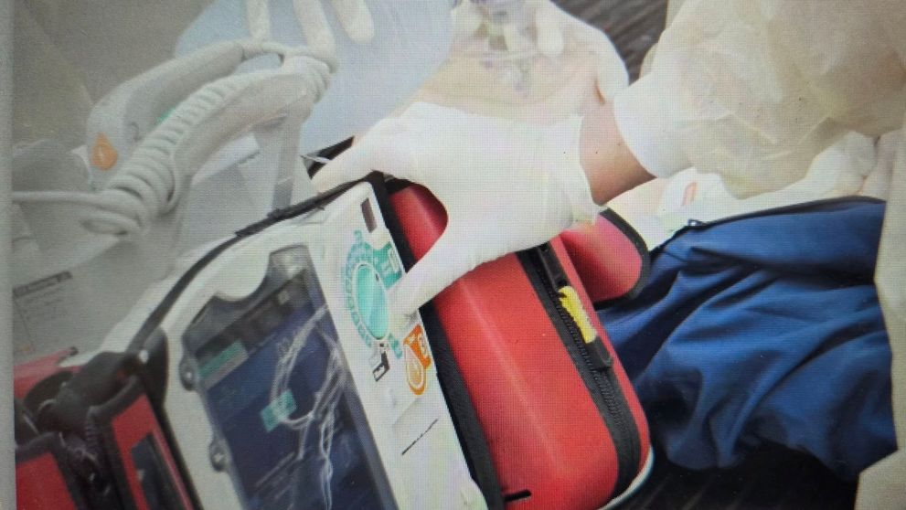 Angajatul unei bănci a intrat în stop cardiac la locul de muncă. Nicio ambulanță cu medic nu era disponibilă. Cum a fost salvat bărbatul de 38 de ani