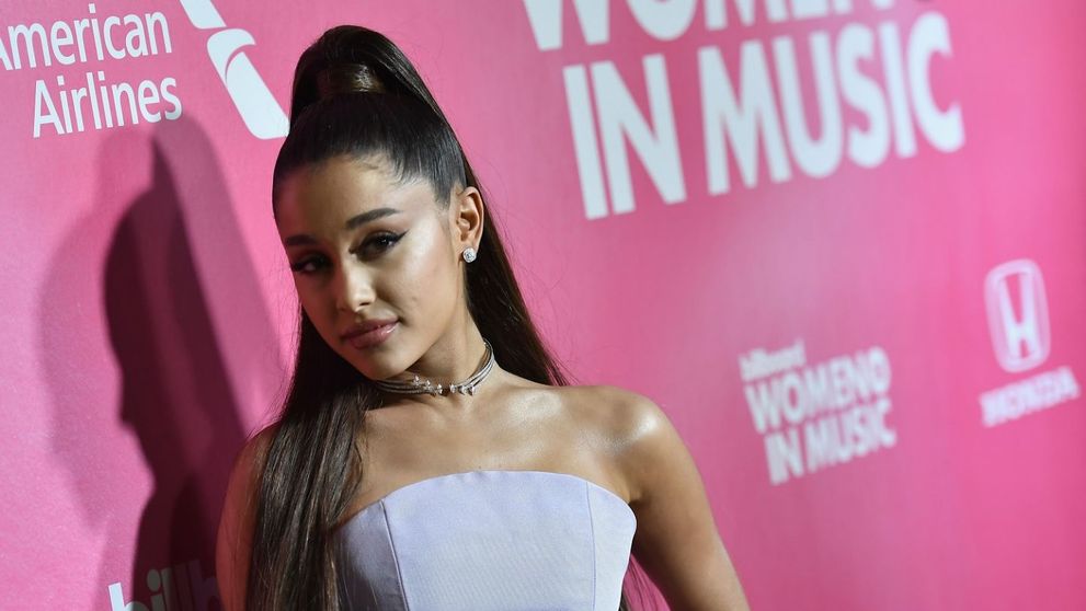 Ariana Grande lansează albumul 