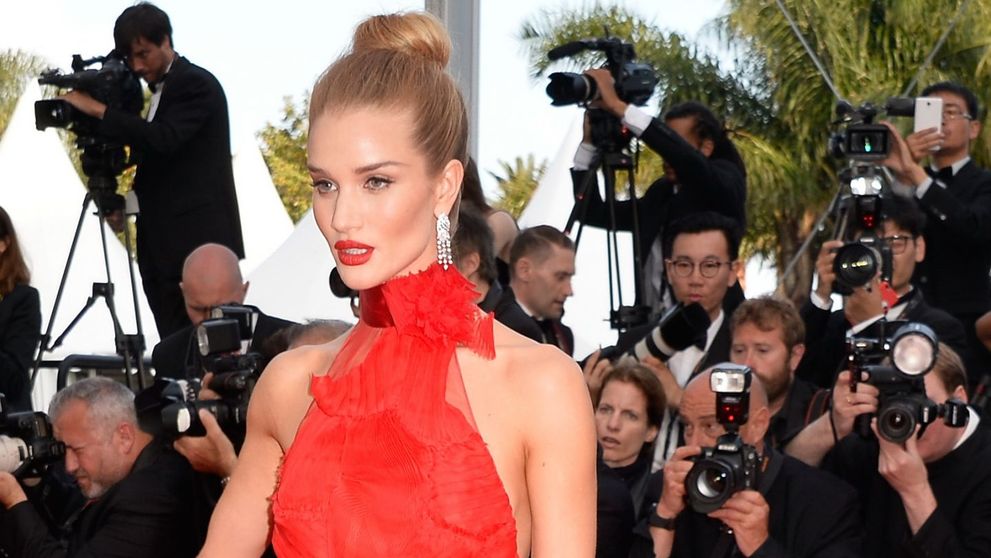 Aparitie spectaculoasa pentru Rosie Huntington-Whiteley la Cannes. Cat de frumoasa a fost logodnica lui Jason Statham 