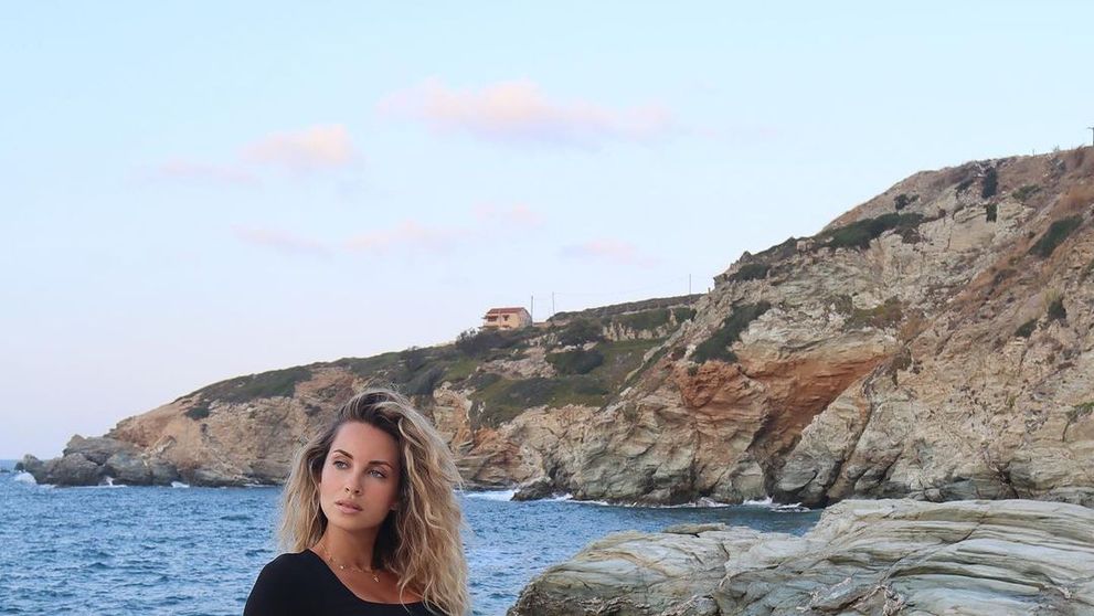 Otniela Sandu, apariție seducătoare în costum de baie! Cum s-a pozat vedeta în vacanță: „O frumusețe de femeie”