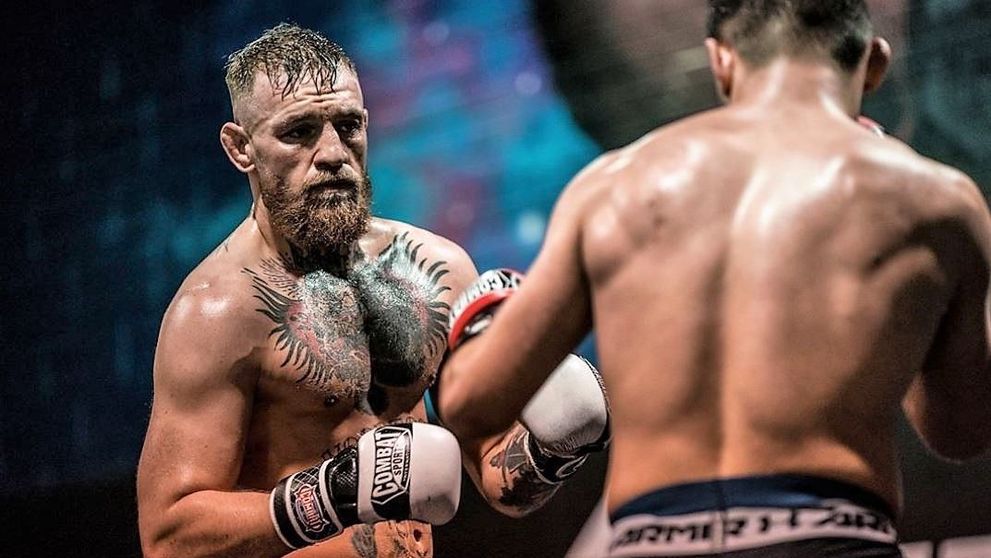 Luptătorul Conor McGregor a făcut muncă în folosul comunității la două biserici