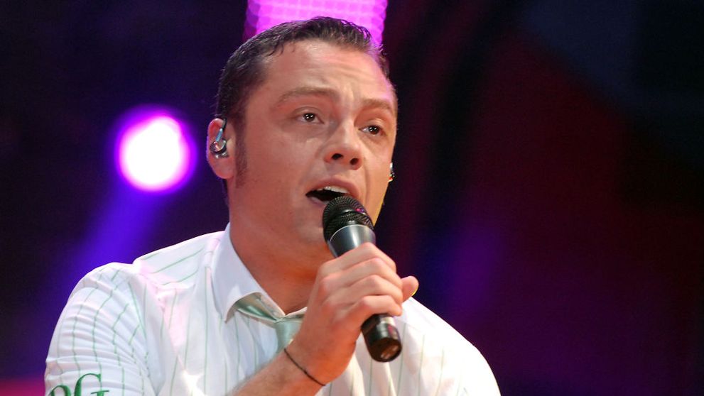 Îl mai ții minte pe Tiziano Ferro? Cum arată astăzi și ce face artistul care a cucerit o generație cu „Perdono”