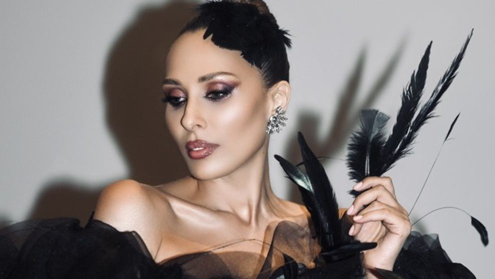 Iulia Vântur a devenit „Lebăda Neagră” în proiectul de beauty „Transformări radicale by Jovsky Studio”
