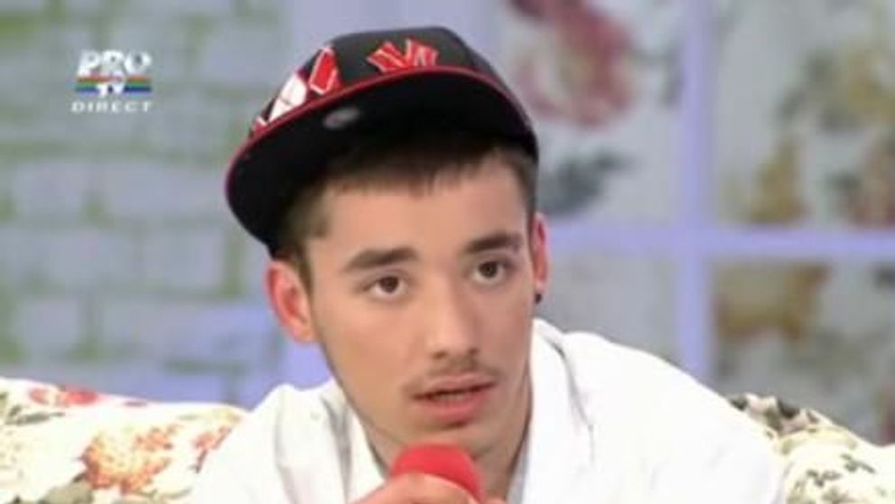 Adrian Tutu a scris versuri in drum spre emisiunea lui Maruta! Asculta-le aici