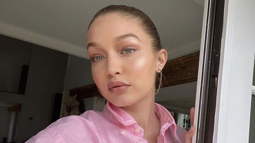 Gigi Hadid, cu burta de gravidă la vedere pe Instagram. „Din față se vede diferit”