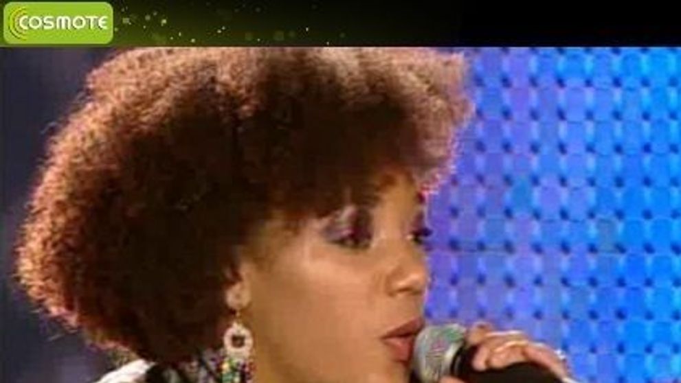 Julie Mayaya este Tina Turner de Romania. Uite cum s-a distrat cantareata de Revelion
