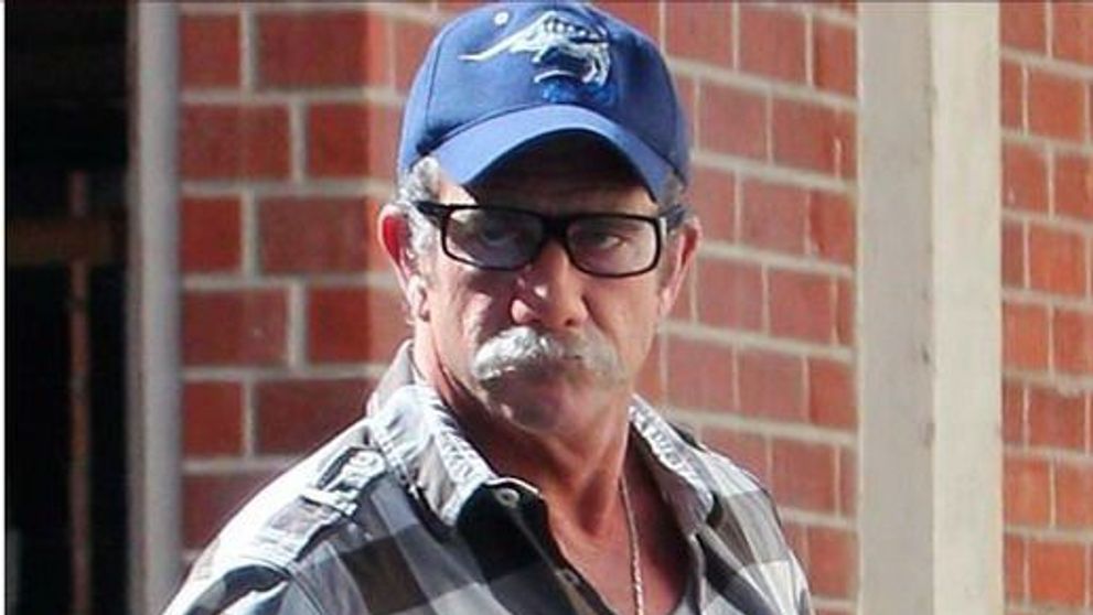 Ghiceste cine este personajul din fotografie! UPDATE! Ati ghicit: este Mel Gibson