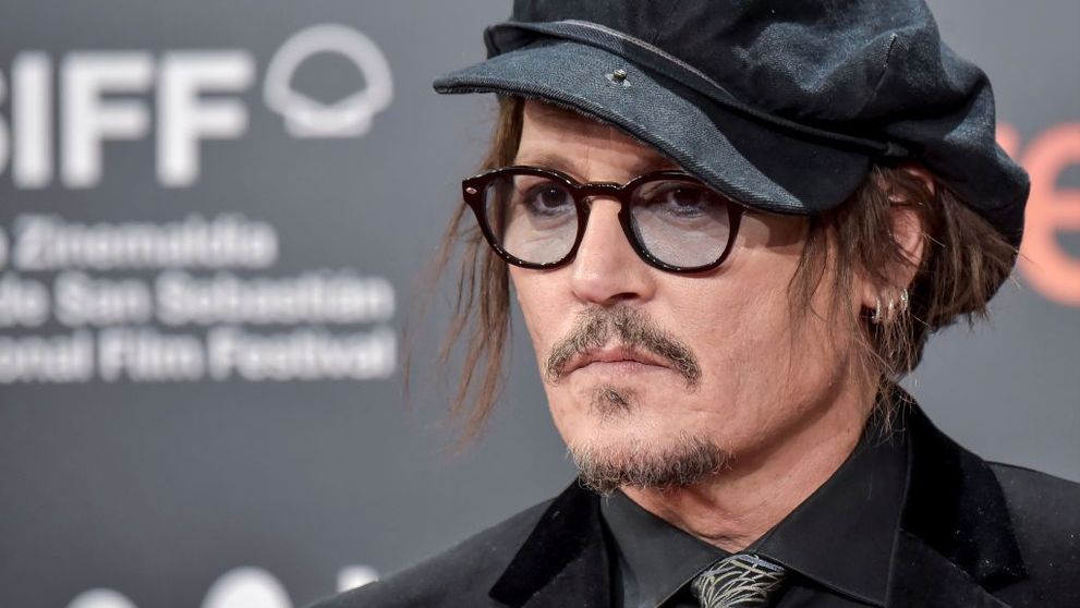 Johnny Depp, colecție impresionantă de păpuși Barbie. Claudia Schiffer are la rândul ei o pasiune bizară! 