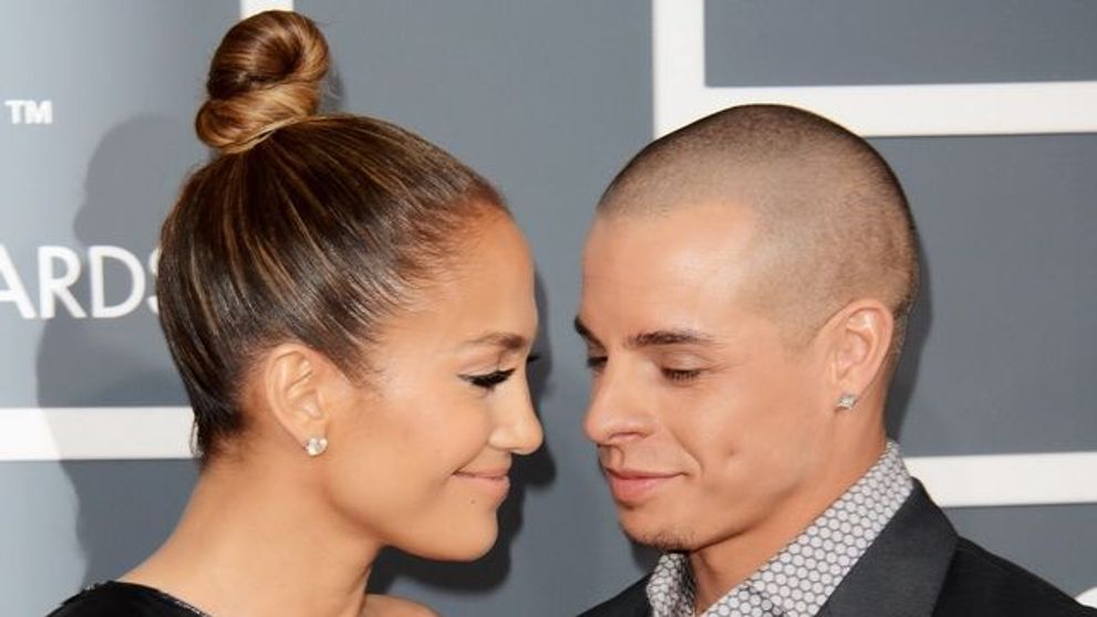 Se comporta ca o familie, desi nu admit ca s-au impacat. Cum au fost surprinsi J.Lo. si Casper Smart in timpul liber