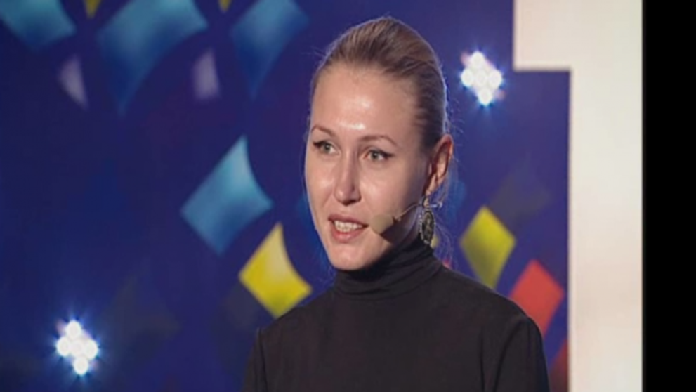 O poveste superba, spusa cu ajutorul unui desen pe nisip. Cum a cucerit o moldoveanca talentata inimile a sute de oameni