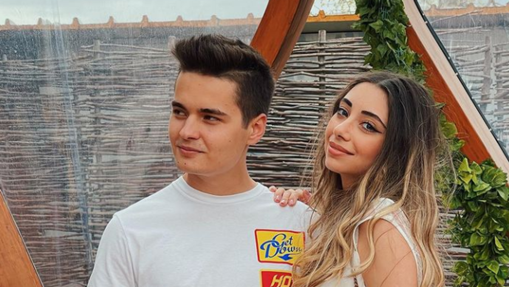 Selly și Smaranda Știrbu, fotografie de zeci de mii de like-uri. Ce detaliu au observat fanii vedetei