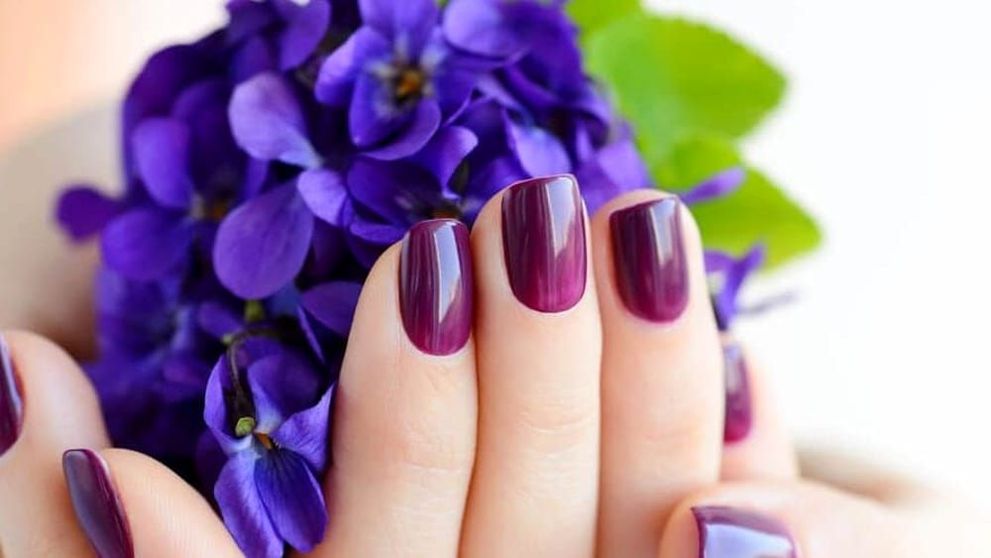 (P) Oja semipermanentă în culoarea violet – Tendințe la modă
