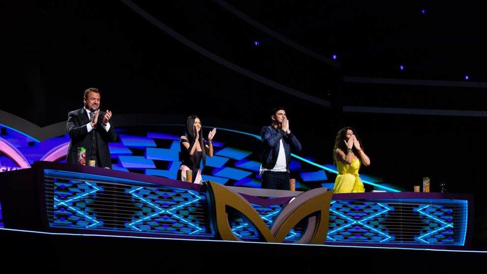 Mihaela Rădulescu și Inna, ținute spectaculoase în prima ediție Masked Singer România din sezonul 2
