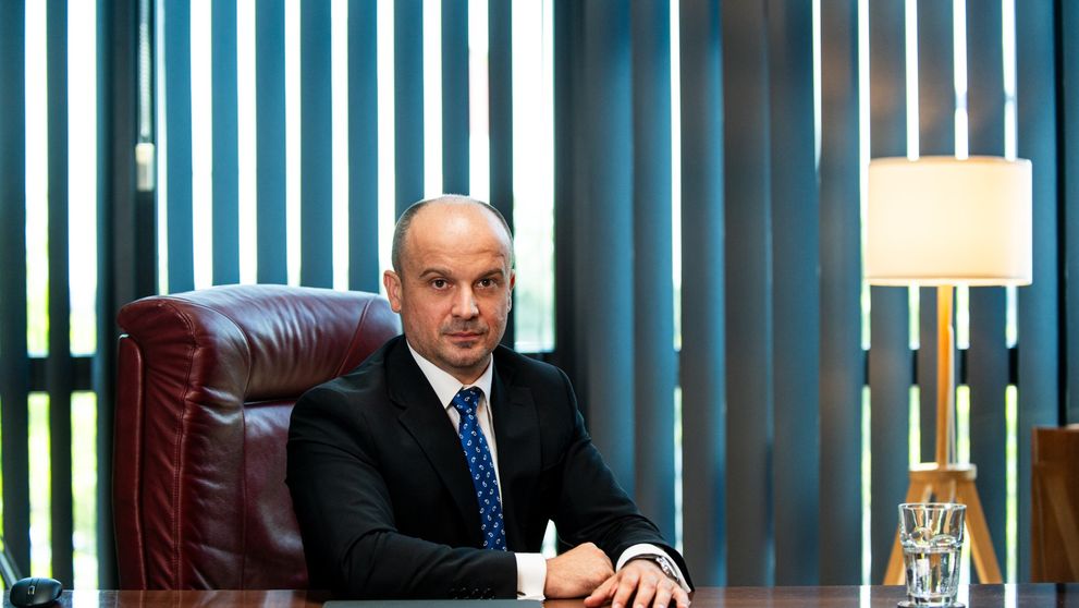 Directorul General al unei companii care produce tâmplărie PVC intră sub acoperire: ”Au fost ani complicați din punct de vedere al problemelor de a aduce oamenii la serviciu, pentru a putea lucra”