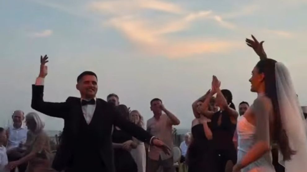 Cine sunt mirii care au invitat străini la nunta lor, după ce mai multe persoane apropiate au anunțat că nu mai pot ajunge