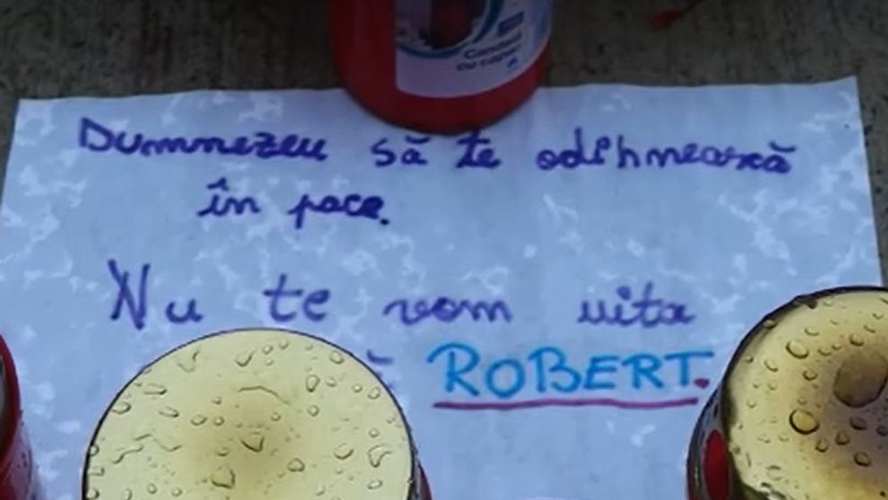 Ce au descoperit medicii la necropsia băiatului de 15 ani care a murit în pauză, la școală. Ce i-ar fi provocat decesul