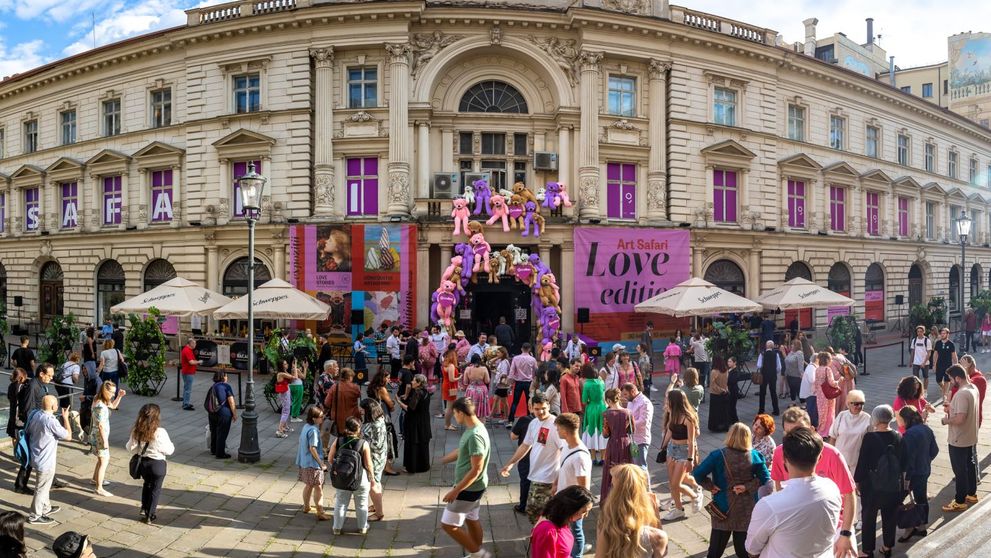 Muzeul instagramabil din inima Bucureștiului cucerește un public numeros. Art Safari Love Edition - până pe 10 septembrie!