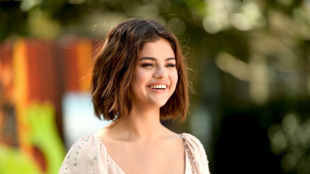 Puțini au recunoscut-o când au văzut-o așa. Cum a fost fotografiată Selena Gomez pe stradă