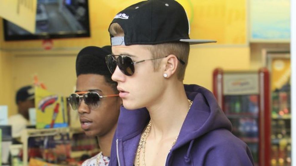 Justin Bieber, ridiculizat din cauza ultimei tinute cu care s-a afisat. Fotografiile care o vor face pe Selena Gomez sa nu mai regrete despartirea