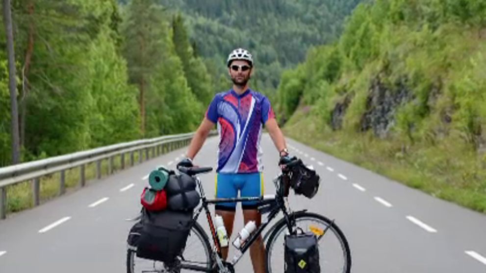 Lectia spectaculoasa a acestui roman! A calatorit prin tara pe bicicleta 3500 km in 45 zile cu 10 euro pe zi de mancare