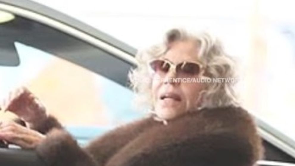 Celebra vedetă a ajuns de nerecunoscut! A fost filmată în scaun cu rotile după ce dispăruse complet. Cândva, era una dintre cele mai frumoase femei din lume, însă astăzi puțini își mai dau seama cine e