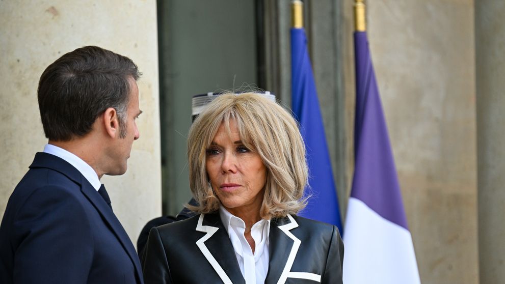 Ce i-a spus, de fapt, Brigitte lui Emmanuel Macron după „palma” din Vietnam. Un expert în citirea buzelor a dezvăluit cum l-a jignit