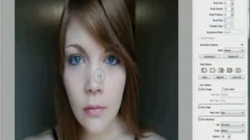 Nimeni nu este perfect! Transformarea incredibila a unei femei cu ajutorul Photoshop-ului! VIDEO