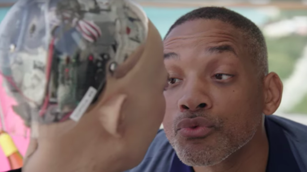 Momentul când Will Smith a incercat sa flirteze cu femeia robot, dar a fost refuzat de aceasta