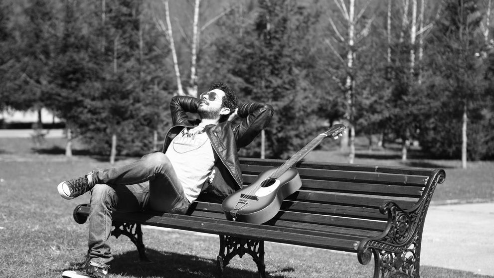 Marius Moga lanseaza al 2-lea single din cariera – “Suntem Pasari Calatoare” feat. Achi - VIDEO