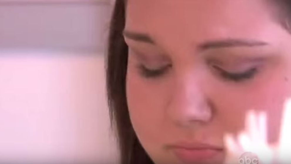 Au ras de o fata cu dificultati de vorbire. Un experiment social despre reactiile oamenilor, intr-o asemena situatie