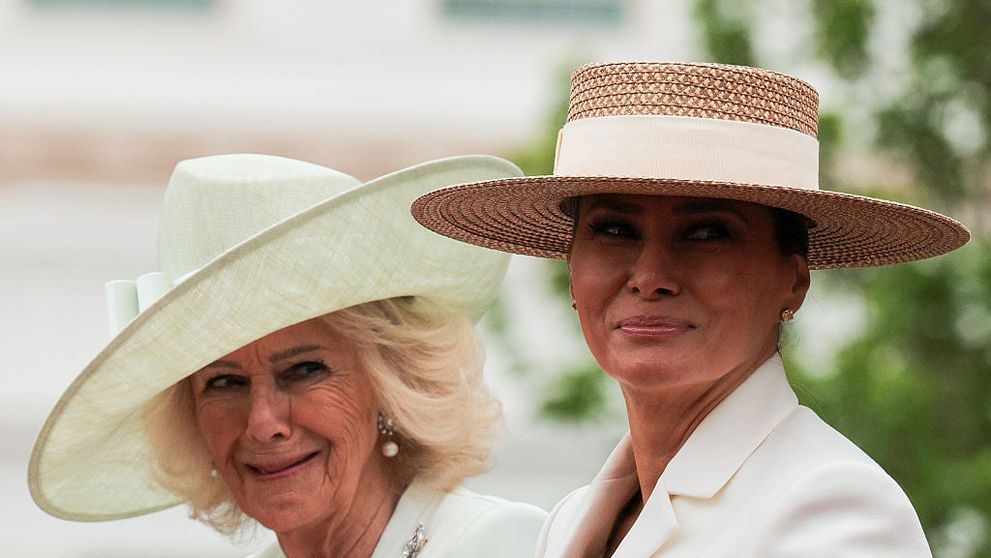 Melania Trump și regina Camilla au făcut schimb de cadouri la Casa Albă! Alegerea primei doamne a SUA a atras atenția prin simbolismul său