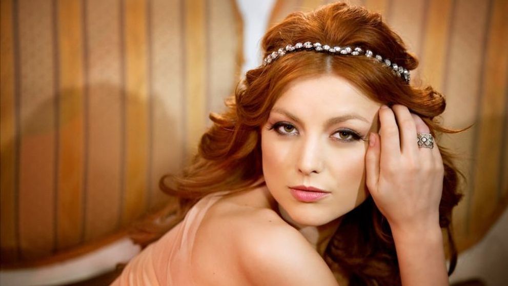 Elena Gheorghe, intr-o fotografie intima din dormitor. Putine vedete au curajul sa se fotografieze asa