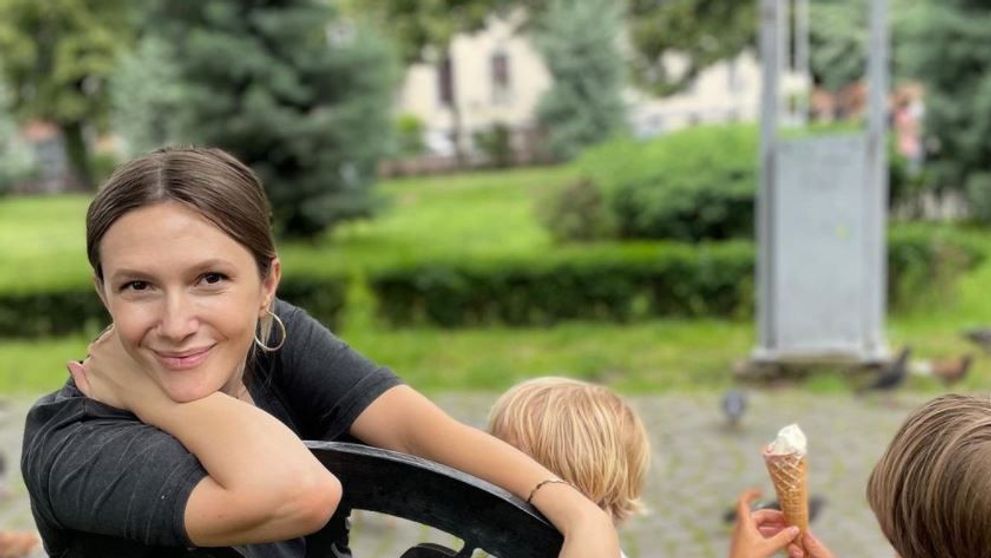 Adela Popescu a anunțat numele celui de-al treilea fiu. Imaginea adorabilă cu care și-a impresionat fanii