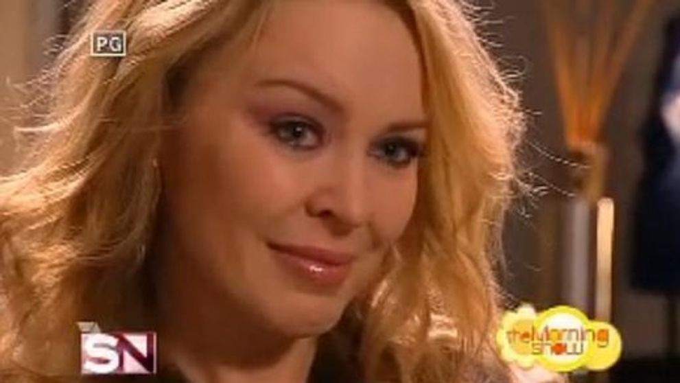 Kylie Minogue a izbucnit in plans in timpul unui interviu! VIDEO