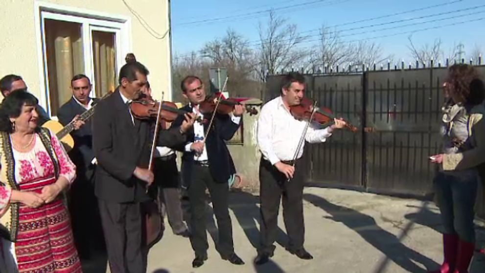 Doina populara a cucerit o tanara din SUA. Studenta a inregistrat muzica din Gorj si vrea sa o cante in tara ei