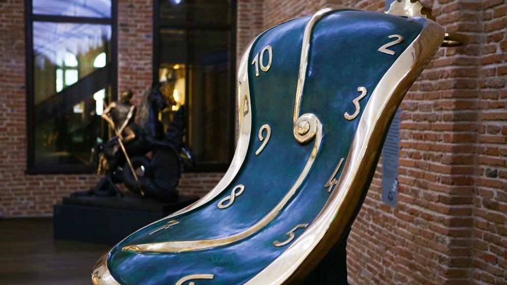 Numărătoarea inversă a început! Expoziția „Universul lui Salvador Dalí” mai poate fi vizitată doar până la 1 septembrie, la ARCUB - Hanul Gabroveni