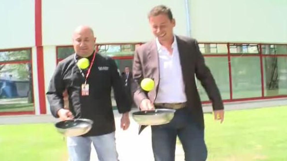 Chef Catalin joaca tenis cu Andrei Pavel. <span style=