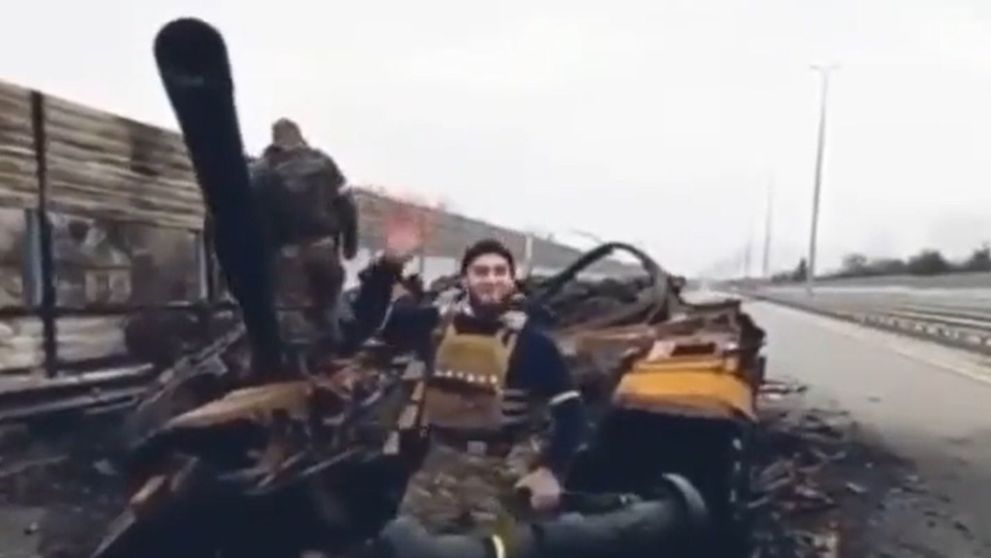 Video viral cu un ucrainean care a distrus un tanc rusesc! Cum se bucură
