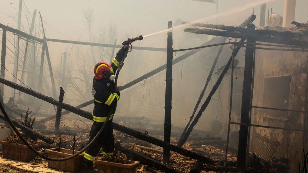 Incendii în Insula Rodos. Imagini emoționante surprinse de pompierii români în timpul luptei cu flăcările