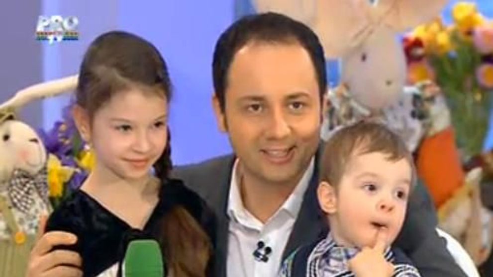 De Paste, Pavel Stratan si-a adus copiii - pe Cezar si pe Cleopatra - la Happy Hour! VIDEO
