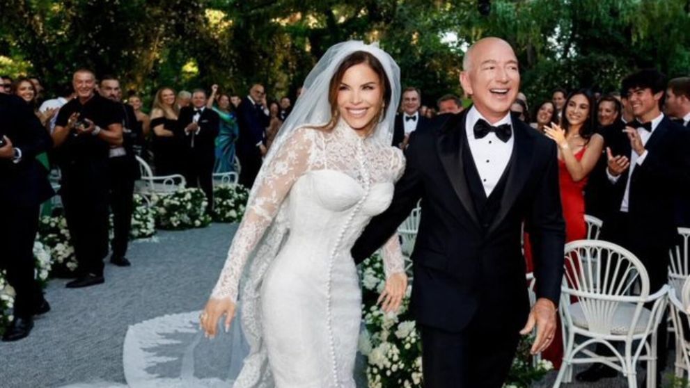 Ea este celebra jurnalistă care a spălat pe jos cu Lauren Sánchez: „Banii nu pot cumpăra rafinamentul!”. Detaliul pe care nu mulți l-au văzut la noua soție a lui Jeff Bezos