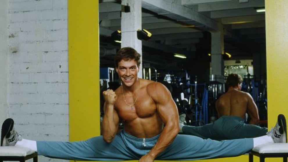 Fiica lui Jean-Claude Van Damme, o frumusete care atrage toate privirile. Are 24 de ani si vrea sa devina actrita