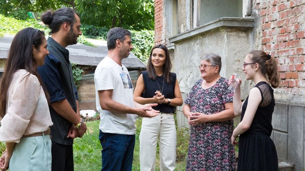 O fată de 11 ani abandonată de mamă are parte de Visuri la cheie. „Mama mea e bunica mea”