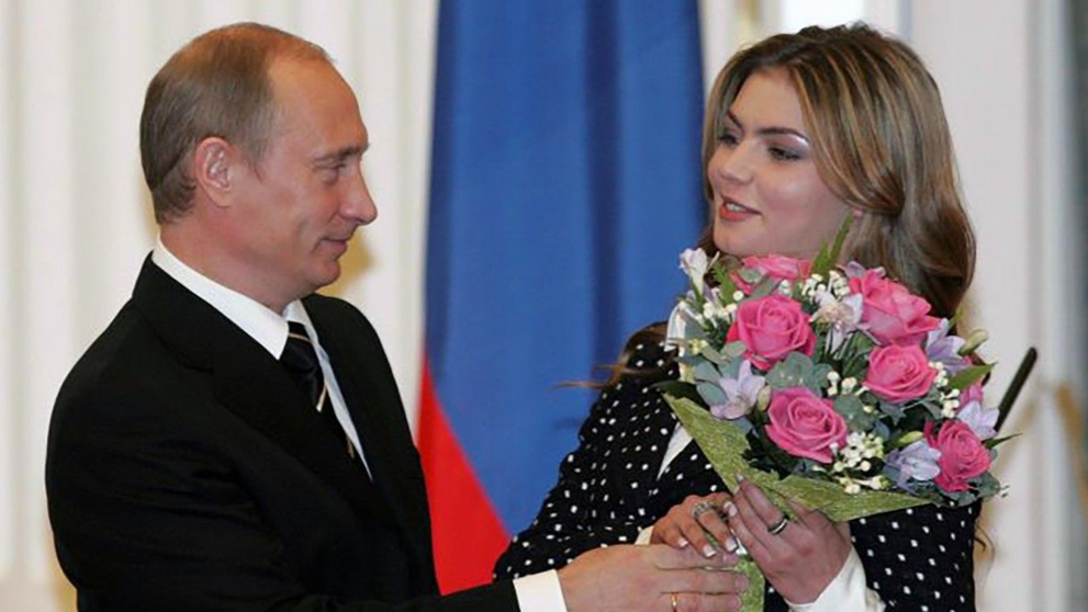 Alina Kabaeva, presupusa amantă a lui Vladimir Putin, ferită de sancțiunile occidentale. Care ar fi explicația