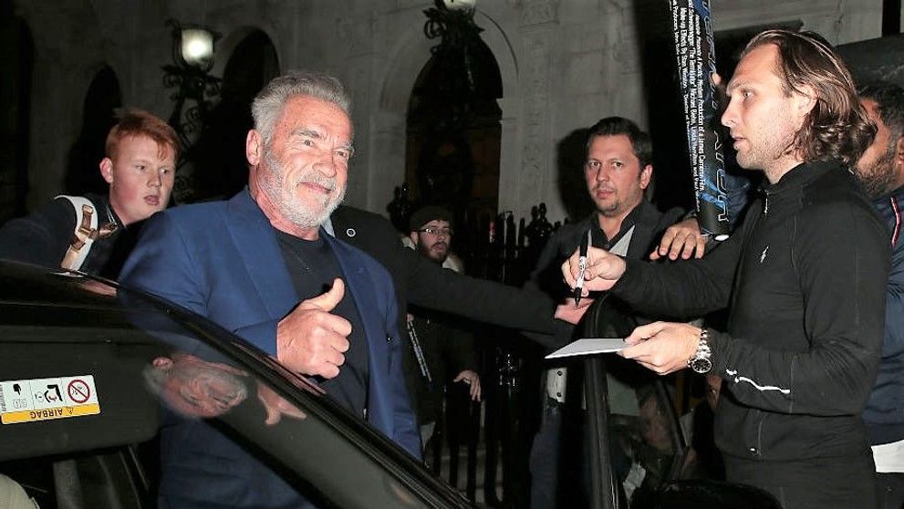 Arnold Schwarzenegger invitat în România. Zece motive pentru care n-ar trebui să stea pe gânduri